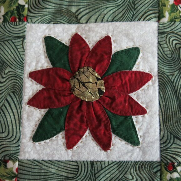 Handmade Quilted Red Green Floral Poinsettia Gold Edge Geometric Table Runner - Picture 3 of 6